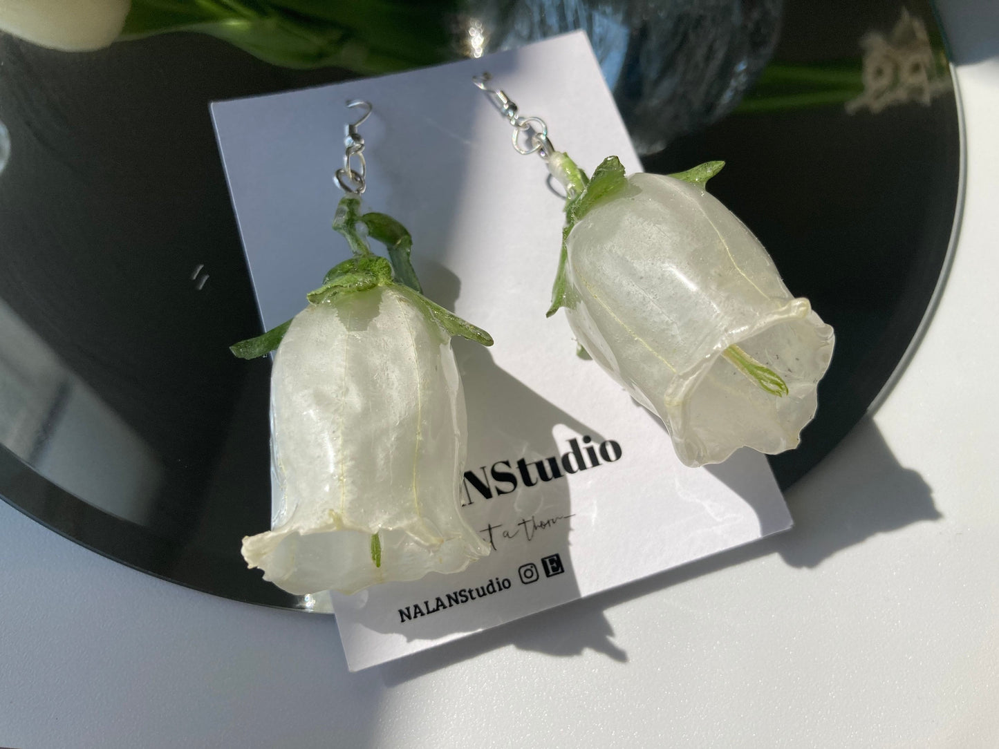 Bellflower resin earring/ - Nalan studio
