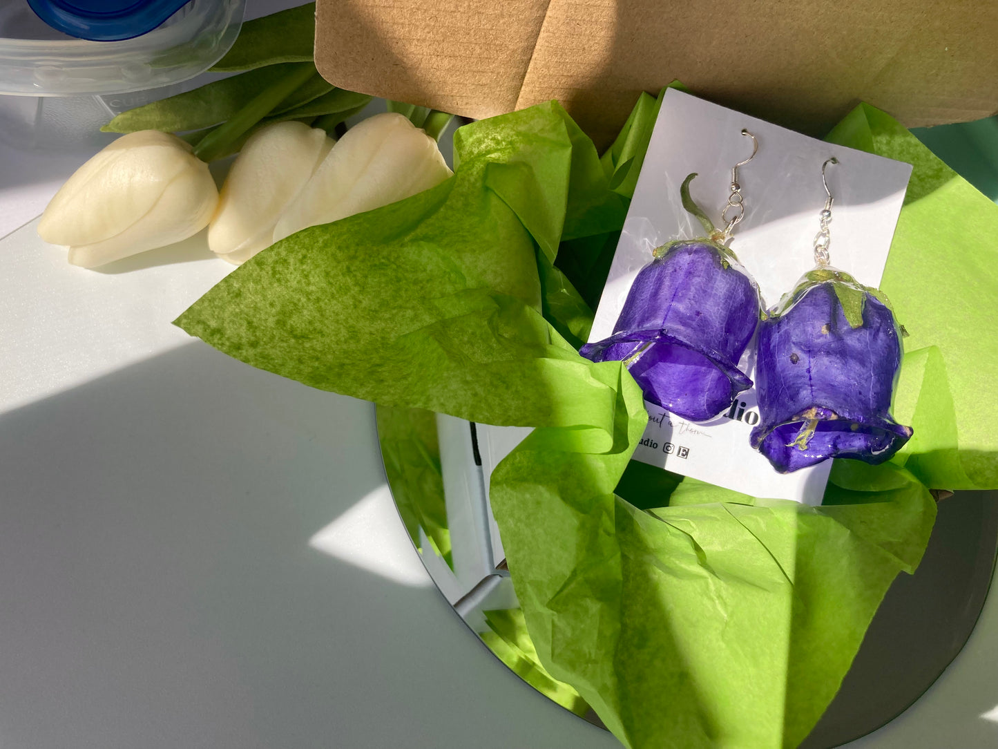 violet bellflower resin earring - Nalan studio