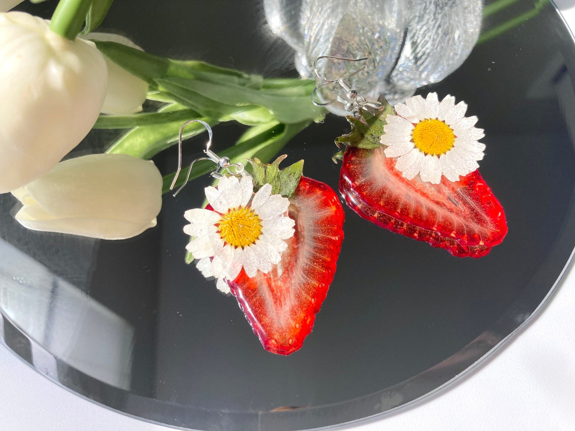 Strawberry floral earring - Nalan studio 