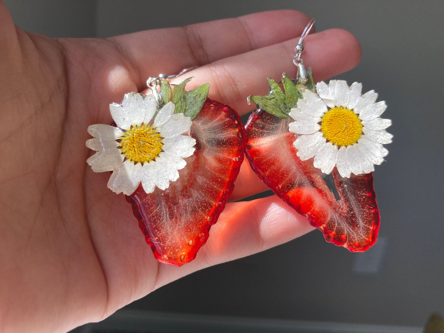 Strawberry floral earring - Nalan studio 