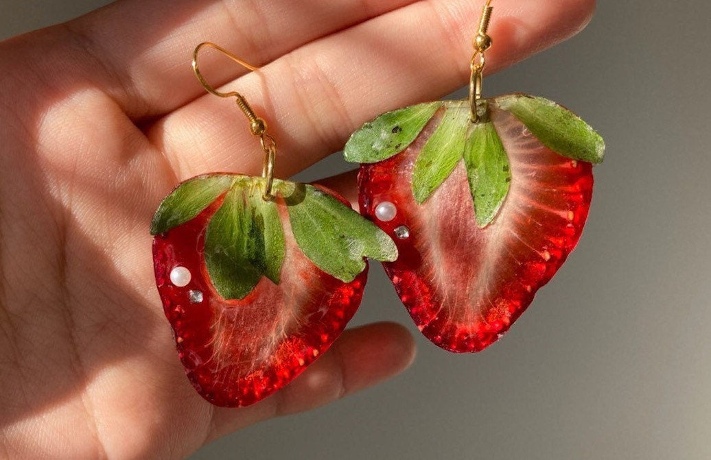 Strawberry Earring - Nalan studio 