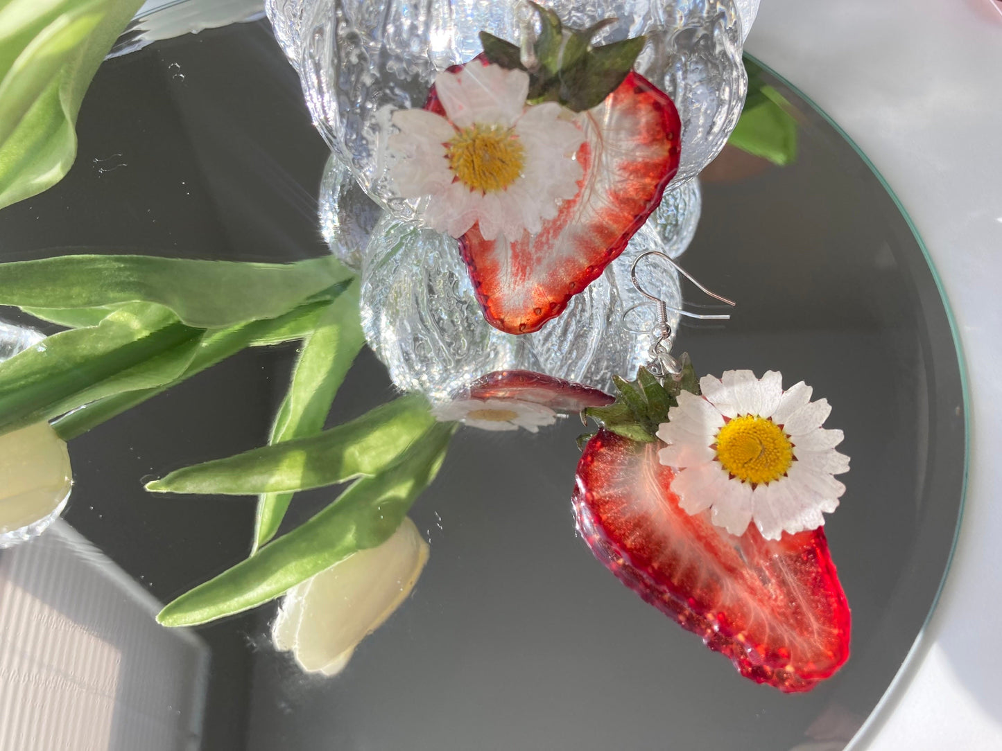 Strawberry floral earring - Nalan studio 