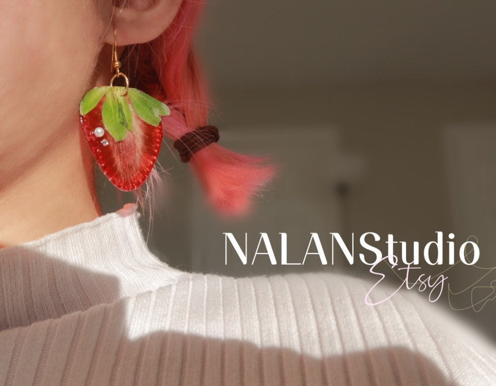 Strawberry Earring - Nalan studio 