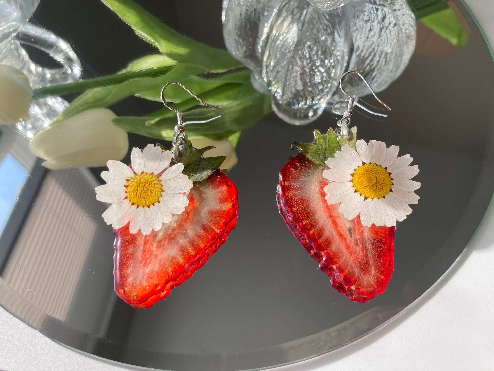 Strawberry floral earring - Nalan studio 